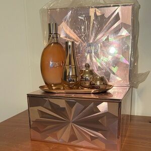 The Complete Genaissance De La Mer Collection in Shimmering Gold Packaging